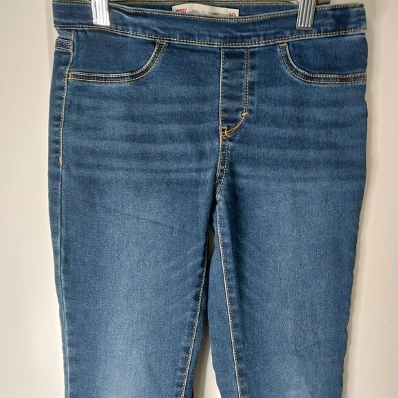 2 Levis Pull-On Jeggings - Picture 8 of 10